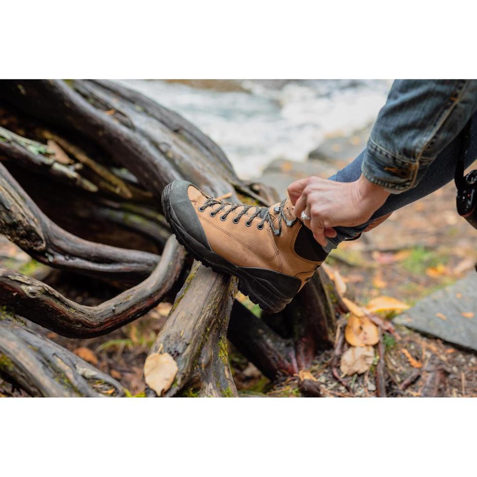 how to break in hiking boots properly