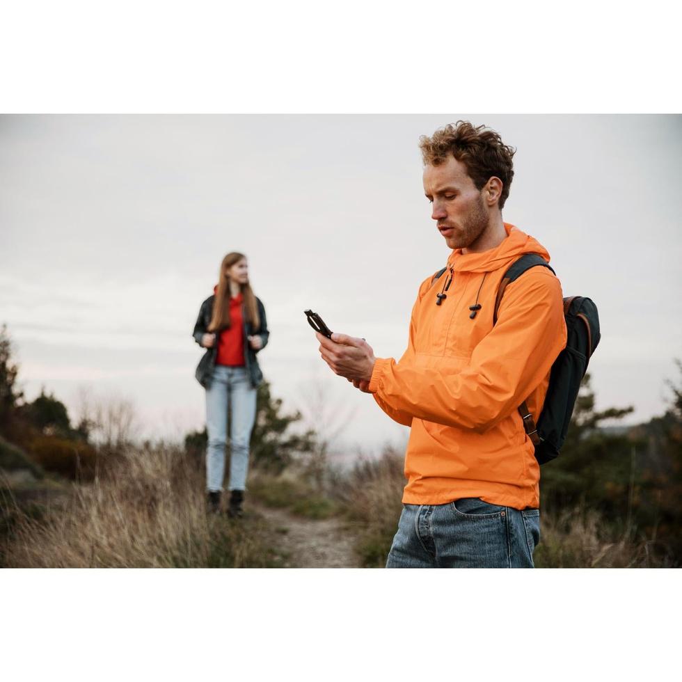 how to choose Satellite Communicators